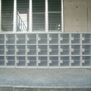 <b>導入事例 2<br>「地域施設の下駄箱」</b>