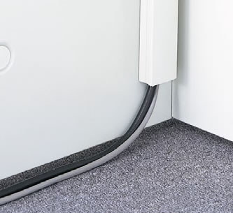 床配線用ダクト装備で、OA機器の配線をスッキリとまとめることができます。