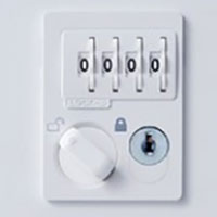 <h5>オフィネットのおすすめするダイヤルロッカーは、2タイプが切替できる兼用タイプ。 <br>設定した解錠番号が固定される特定仕様と、<br>解錠ごとに番号がリセットされる不特定仕様の兼用です。</h5>