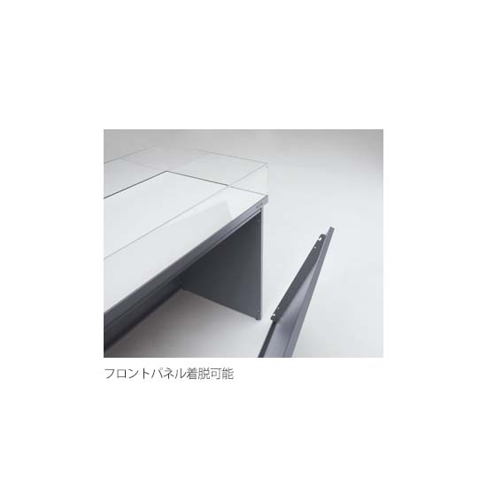 フロントパネルは脱着可能で、中に備品などを保管できます